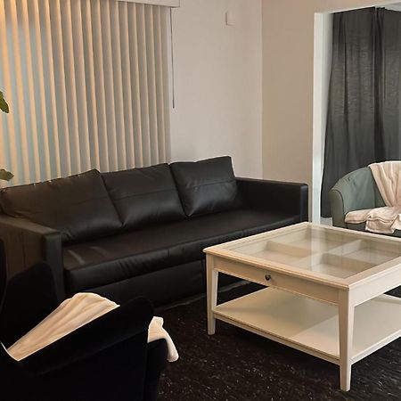 Beautiful, Fully Furnished 4Bed 2Bath House - 5 Minute Walk To Miracle Mile Downtown Coral Gables Villa Miami Bagian luar foto