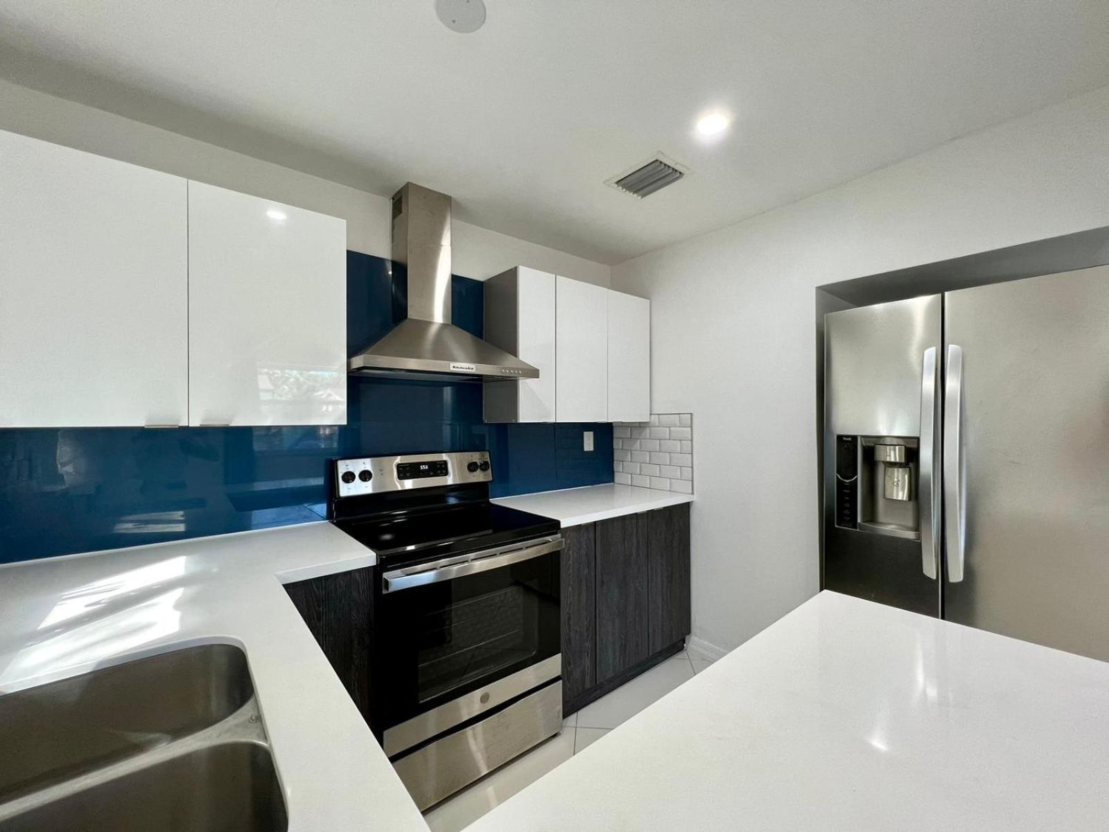 Beautiful, Fully Furnished 4Bed 2Bath House - 5 Minute Walk To Miracle Mile Downtown Coral Gables Villa Miami Bagian luar foto